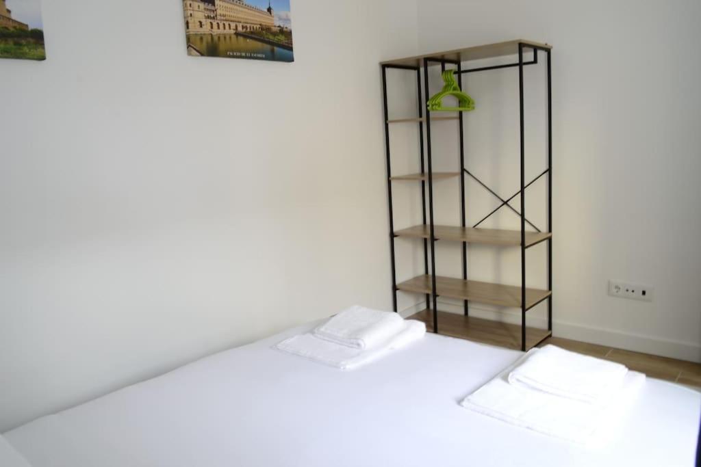 Casa En Alquiler Vacacional En Alcalá de Henares Esterno foto