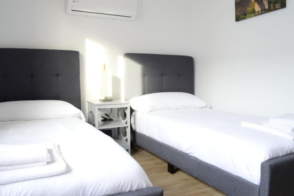 Casa En Alquiler Vacacional En Alcalá de Henares Esterno foto